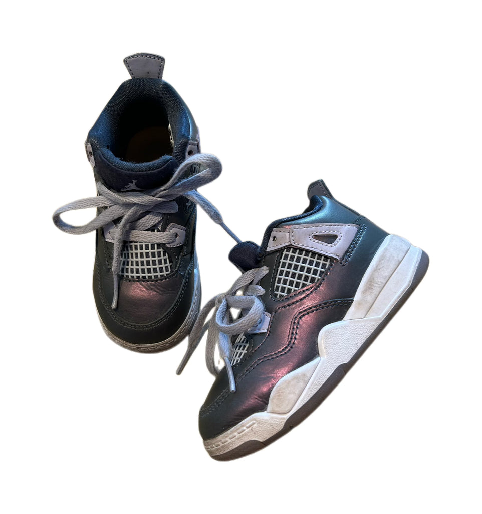 Nike shoes 2025 size 8.5